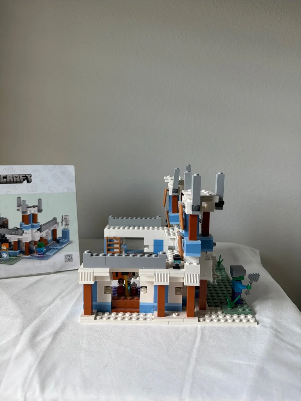LEGO Minecraft Ice Castle Set 21186 with Instruction Booklet